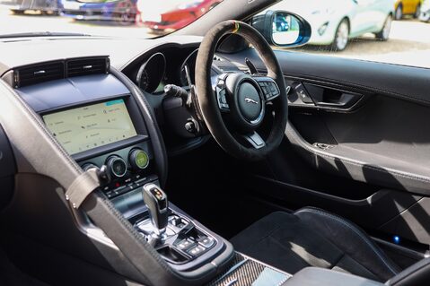 Jaguar F-Type 3.0 V6 R-DYNAMIC AUTO 16