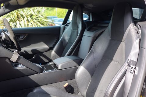 Jaguar F-Type 3.0 V6 R-DYNAMIC AUTO 37