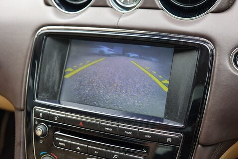 Jaguar XJ 3.0D V6 PORTFOLIO 16