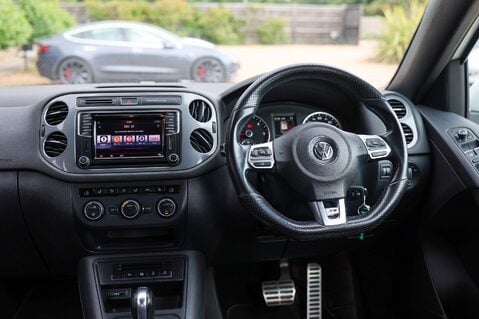Volkswagen Tiguan R LINE EDITION 2.0 TDI BMT 4MOTION DSG 4