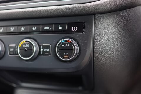 Volkswagen Tiguan R LINE EDITION 2.0 TDI BMT 4MOTION DSG 24