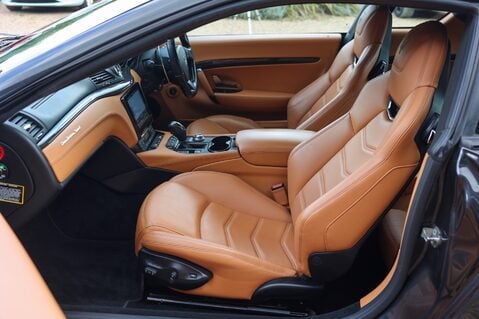 Maserati Granturismo SPORT 4.7 V8 AUTO 16