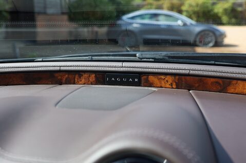 Jaguar XJ 3.0D V6 PREMIUM LUXURY SWB 32