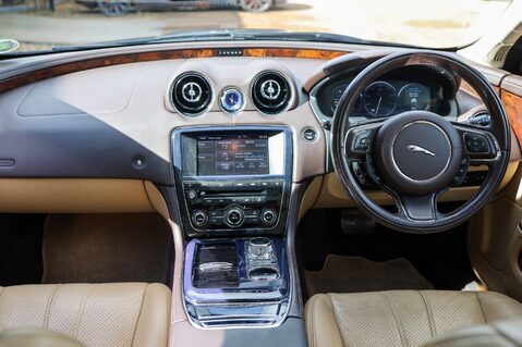 Jaguar XJ 3.0D V6 PREMIUM LUXURY SWB 13