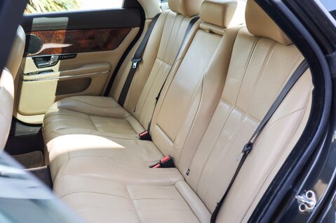 Jaguar XJ 3.0D V6 PREMIUM LUXURY SWB 40