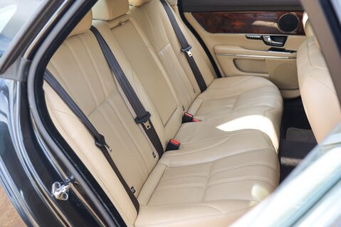 Jaguar XJ 3.0D V6 PREMIUM LUXURY SWB 16