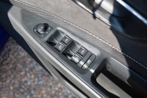 SEAT Leon 2.0 TSI CUPRA 300 DSG 25