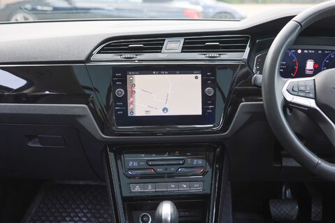 Volkswagen Touran SEL 1.5 TSI DSG 7 SEAT 18