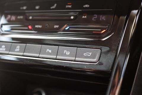 Volkswagen Touran SEL 1.5 TSI DSG 7 SEAT 25