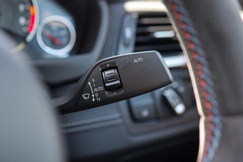 BMW 4 Series M4 CS 3.0 BiTURBO DCT 25