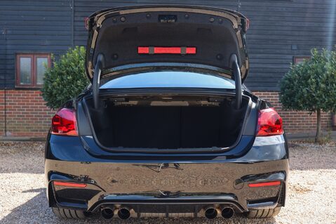 BMW 4 Series M4 CS 3.0 BiTURBO DCT 61