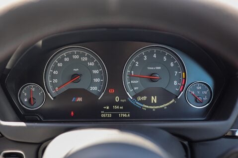 BMW 4 Series M4 CS 3.0 BiTURBO DCT 36