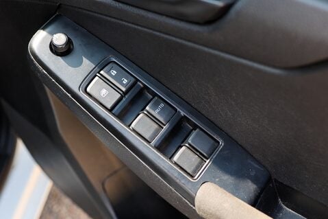 Isuzu D-Max 1.9 UTILITY DCB MANUAL 19