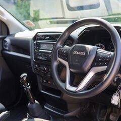 Isuzu D-Max 1.9 UTILITY DCB MANUAL 2