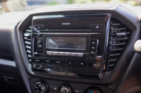 Isuzu D-Max 1.9 UTILITY DCB MANUAL 14