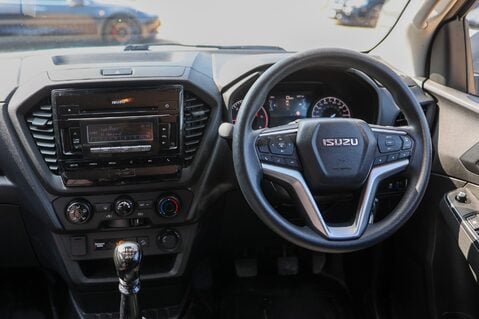 Isuzu D-Max 1.9 UTILITY DCB MANUAL 5