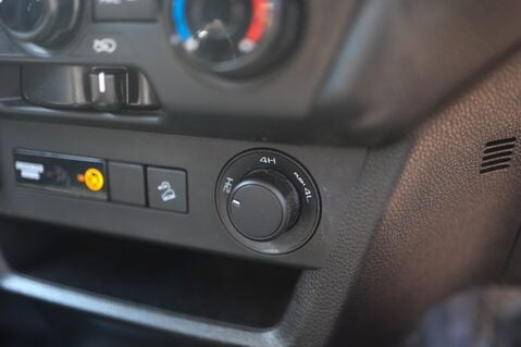 Isuzu D-Max 1.9 UTILITY DCB MANUAL 23