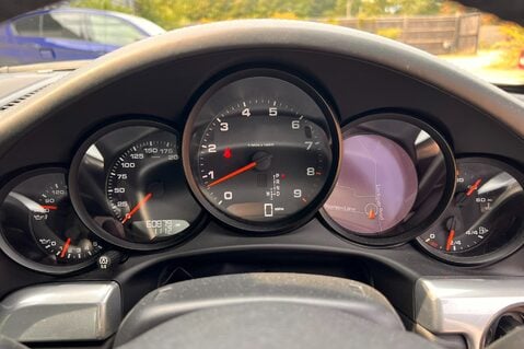 Porsche 911 CARRERA 3.4 PDK 25