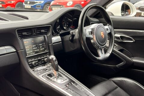 Porsche 911 CARRERA 3.4 PDK 32