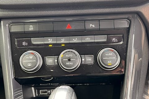 Volkswagen T-Roc SEL 2.0 TSI 4MOTION DSG 18