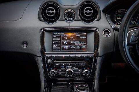 Jaguar XJ 3.0 D V6 PORTFOLIO 38
