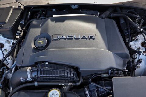 Jaguar XJ 3.0 D V6 PORTFOLIO 57