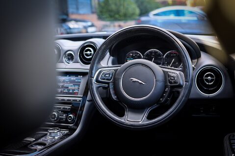 Jaguar XJ 3.0 D V6 PORTFOLIO 18