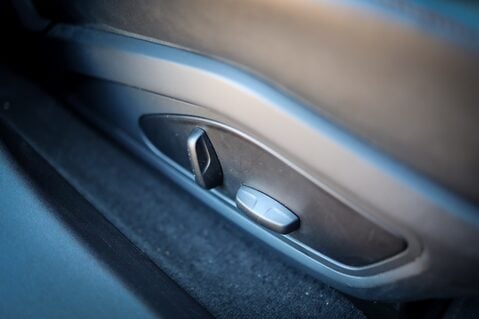 Porsche Taycan Performance EV 26