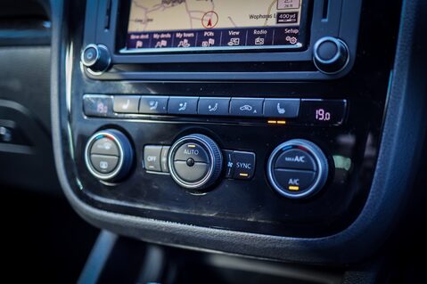 Volkswagen Scirocco GTS 2.0 TSI DSG BMT 19