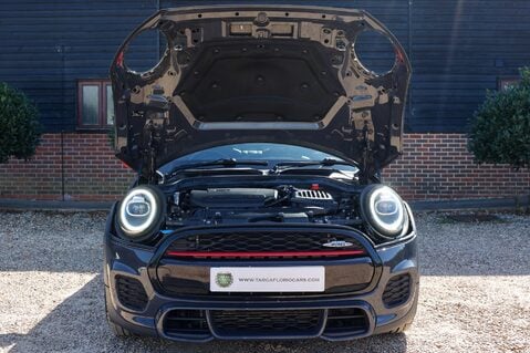 Mini Hatch 2.0 JOHN COOPER WORKS MANUAL 40