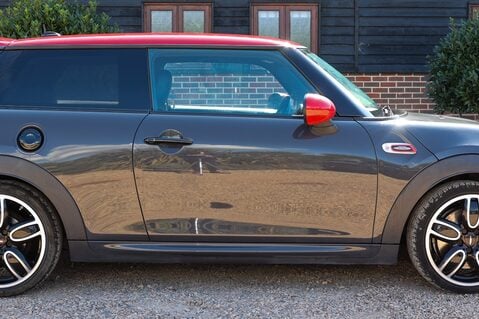 Mini Hatch 2.0 JOHN COOPER WORKS MANUAL 10