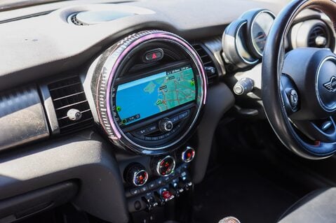 Mini Hatch 2.0 JOHN COOPER WORKS MANUAL 3