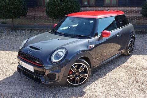 Mini Hatch 2.0 JOHN COOPER WORKS MANUAL 42