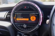 Mini Hatch 2.0 JOHN COOPER WORKS MANUAL 18