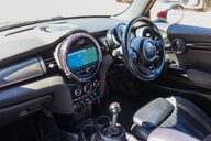 Mini Hatch 2.0 JOHN COOPER WORKS MANUAL 12