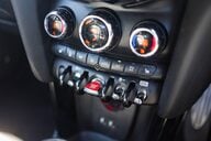 Mini Hatch 2.0 JOHN COOPER WORKS MANUAL 19