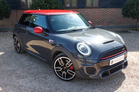 Mini Hatch 2.0 JOHN COOPER WORKS MANUAL 39