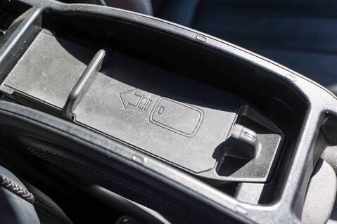 Mini Hatch 2.0 JOHN COOPER WORKS MANUAL 24