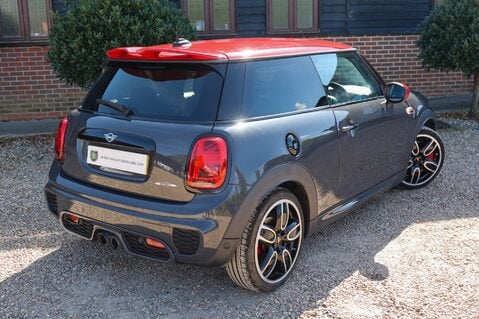Mini Hatch 2.0 JOHN COOPER WORKS MANUAL 48