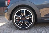 Mini Hatch 2.0 JOHN COOPER WORKS MANUAL 11