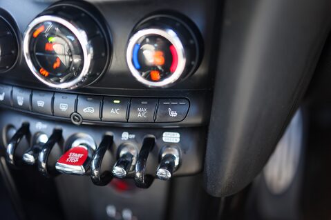 Mini Hatch 2.0 JOHN COOPER WORKS MANUAL 20
