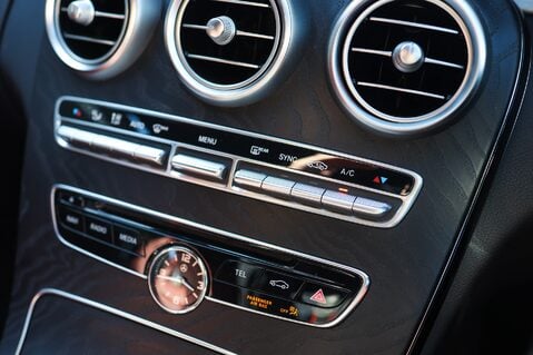 Mercedes-Benz C Class C250D 2.1 AMG LINE PREMIUM PLUS CABRIOLET 25