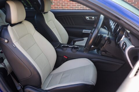 Ford Mustang 2.3 ECOBOOST AUTO 3