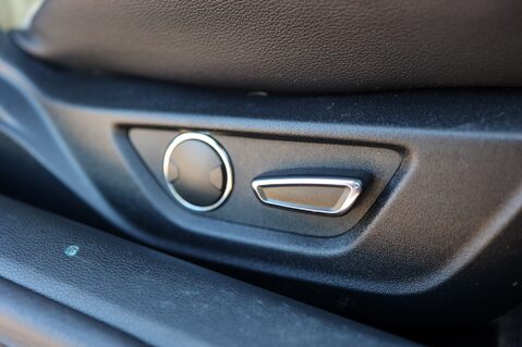 Ford Mustang 2.3 ECOBOOST AUTO 24