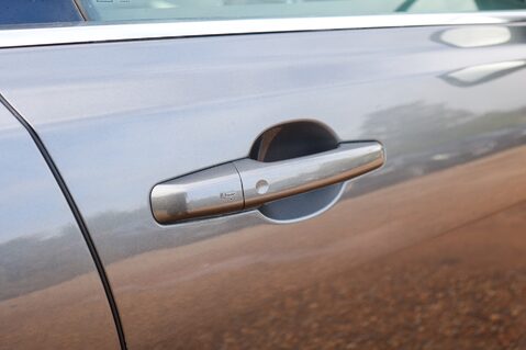 Jaguar XF 2.0 D PORTFOLIO AWD 42