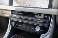 Jaguar XF 2.0 D PORTFOLIO AWD 21