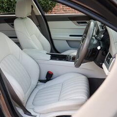 Jaguar XF 2.0 D PORTFOLIO AWD 1