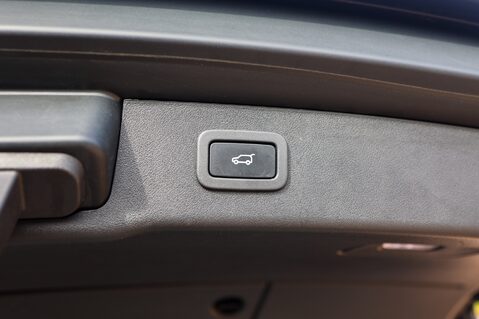 Jaguar XF 2.0 D PORTFOLIO AWD 41