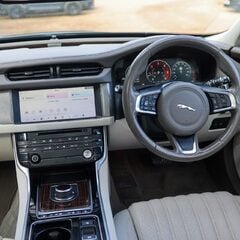 Jaguar XF 2.0 D PORTFOLIO AWD 2