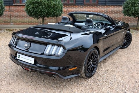 Ford Mustang GT 5.0  V8 MANUAL CABRIOLET 55